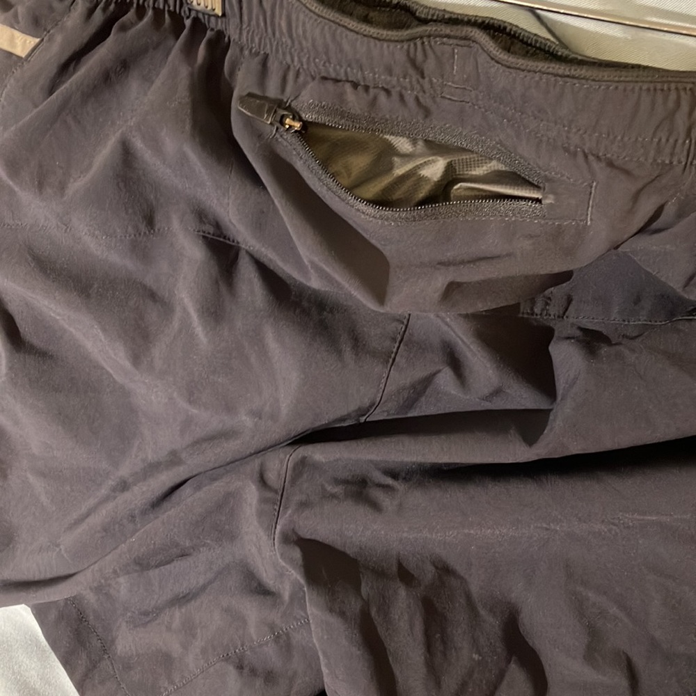 Brooks - Short Running Shorts With Net - image 3